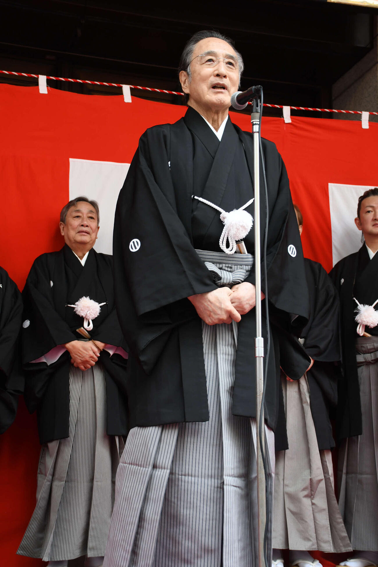 大阪松竹座さよなら公演を前にあいさつする片岡仁左衛門（撮影・阪口孝志）