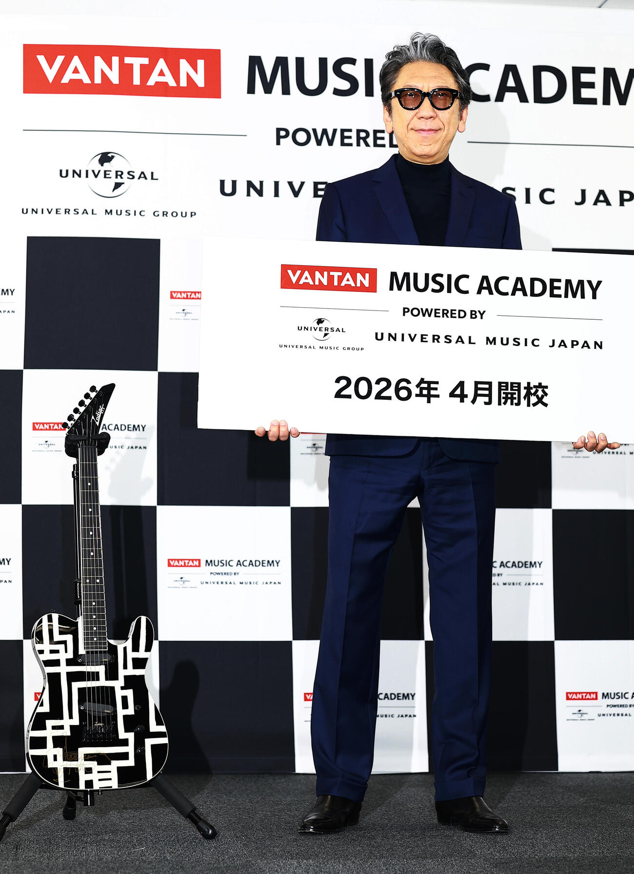 「バンタンミュージックアカデミー　POWERED BY　ユニバーサルミュージック」の開校イベントに登場した特別顧問の布袋寅泰（撮影・野上伸悟）