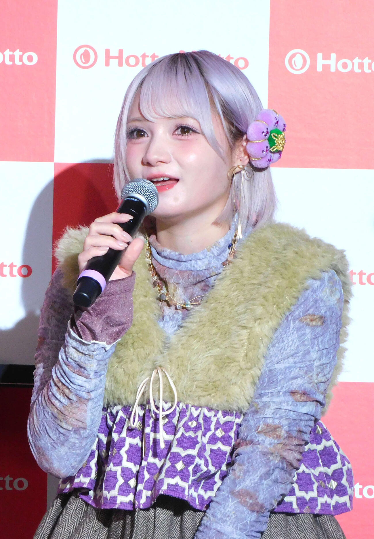 ほっともっと新CM発表会に登壇したCANDY TUNE宮野静（撮影・寺本吏輝）