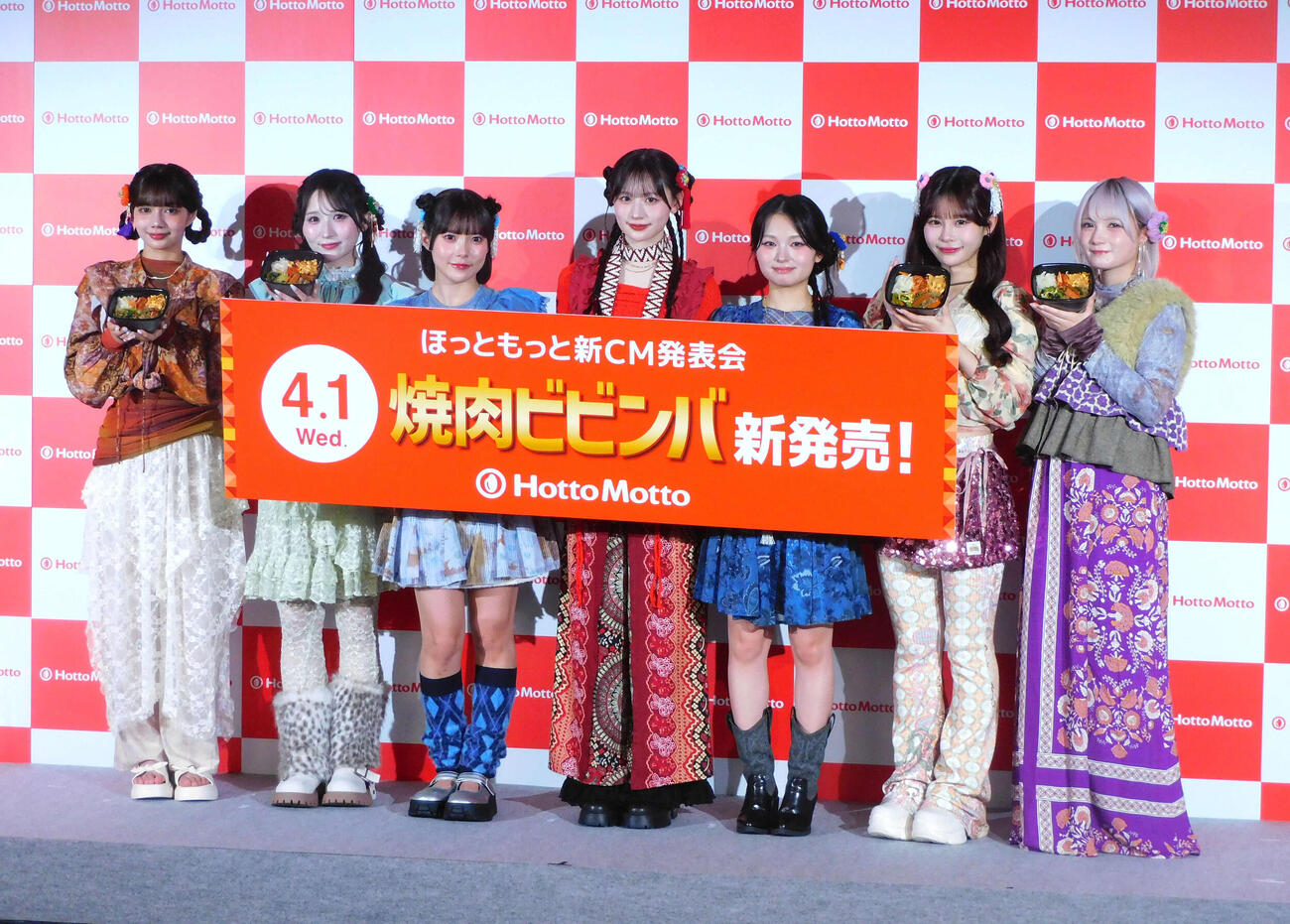 ほっともっと新CM発表会に登壇したCANDY TUNE　左から南なつ、小川奈々子、福山梨乃、立花琴未、桐原美月、村川緋杏、宮野静（撮影・寺本吏輝）