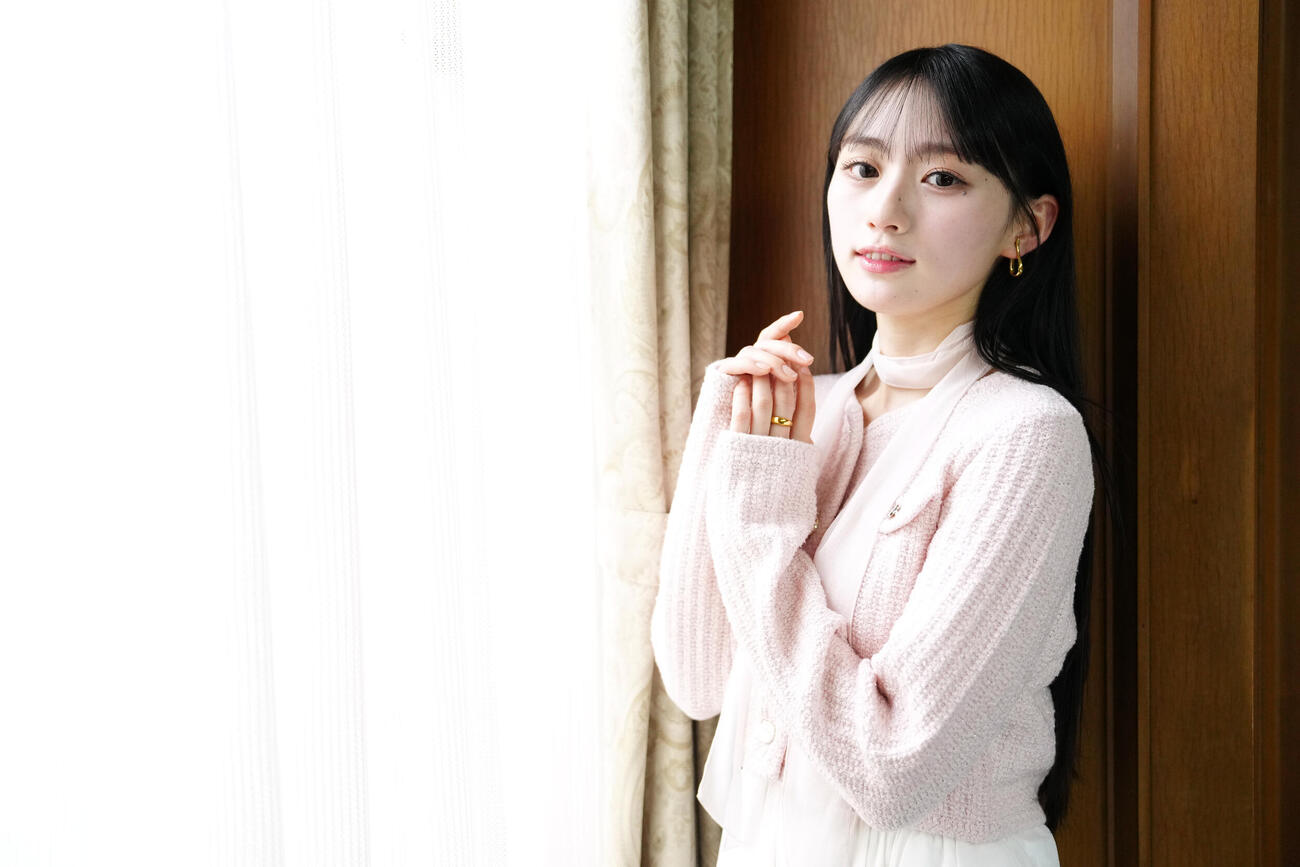 ファースト写真集を発売する乃木坂46の川﨑桜