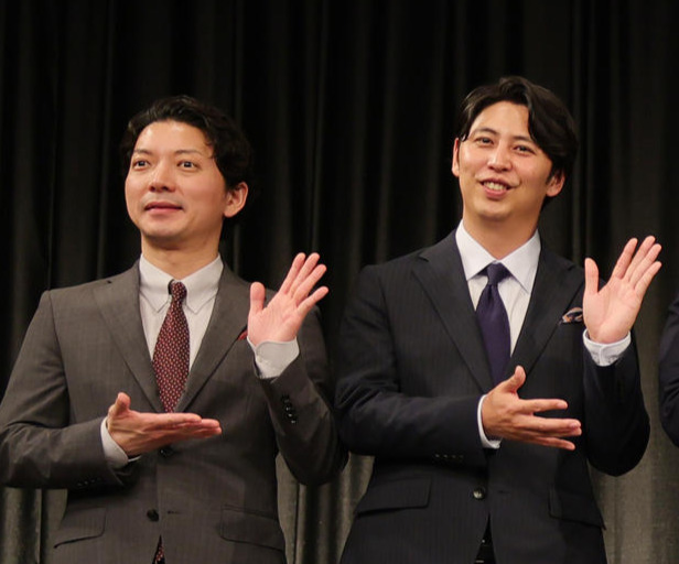 ニューヨーク嶋佐和也、屋敷裕政（2024年6月撮影）