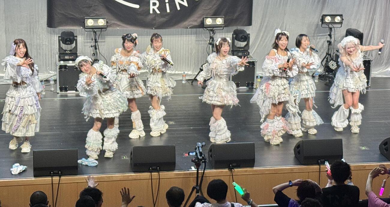 熱唱するRincent#のメンバー（提供写真）