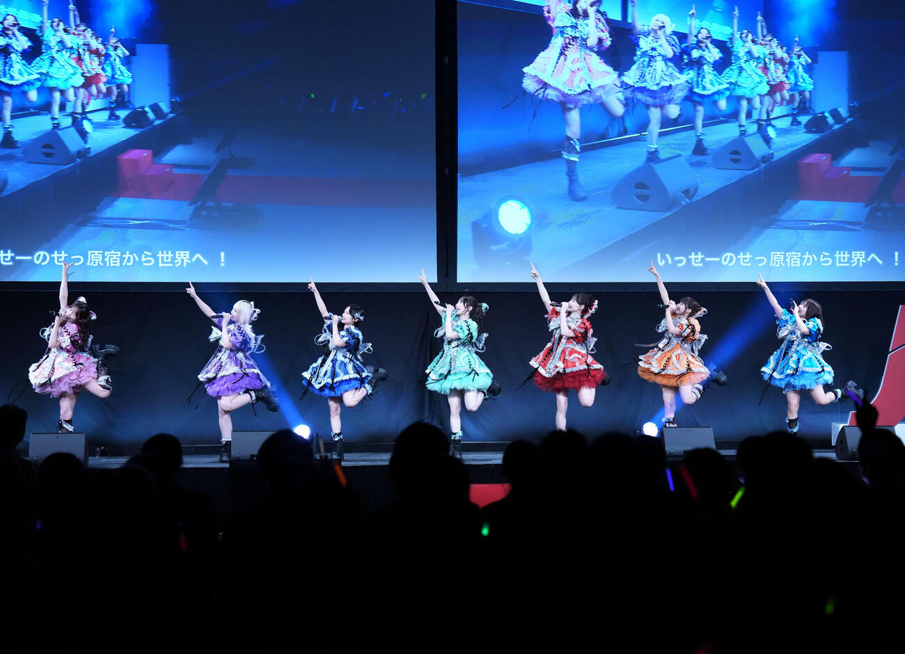 パフォーマンスをするCANDY TUNE（撮影・増田悦実）