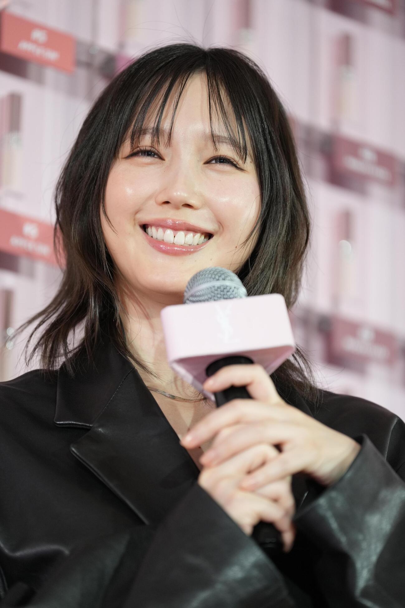「YSL LOVENUDE HOTEL TOKYO SECRET CHECH－IN」レセプションに臨む本田翼（撮影・小沢裕）