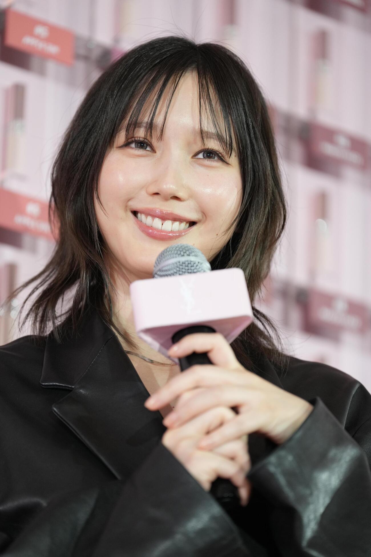 「YSL LOVENUDE HOTEL TOKYO SECRET CHECH－IN」レセプションに臨む本田翼（撮影・小沢裕）