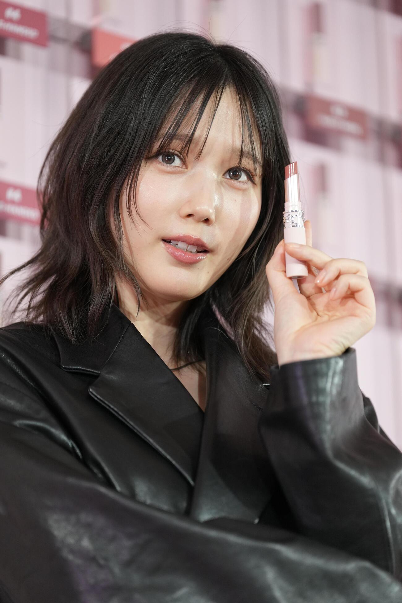 「YSL LOVENUDE HOTEL TOKYO SECRET CHECH－IN」レセプションに臨む本田翼（撮影・小沢裕）