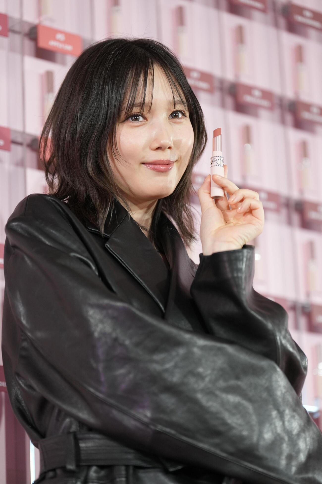 「YSL LOVENUDE HOTEL TOKYO SECRET CHECH－IN」レセプションに臨む本田翼（撮影・小沢裕）