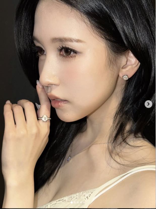 TWICE・MINAのインスタグラムから