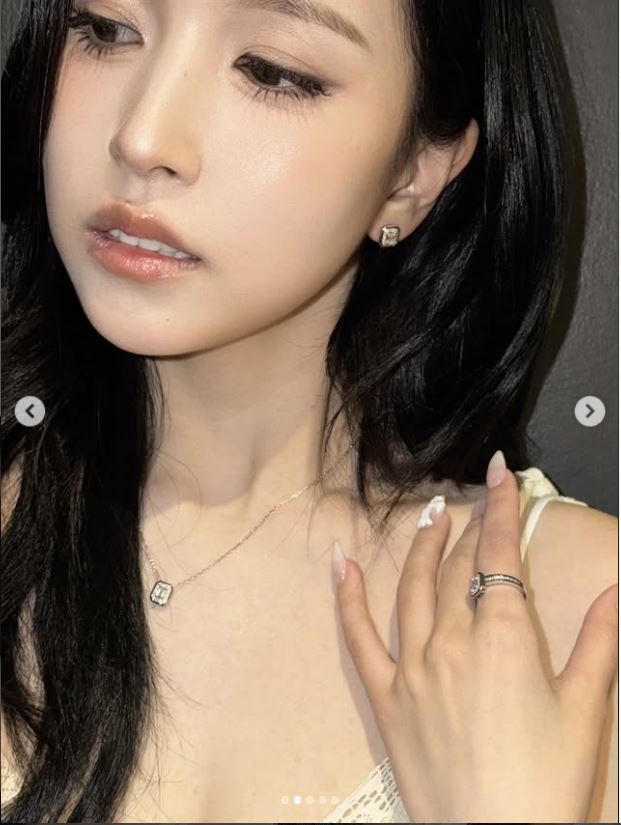 TWICE・MINAのインスタグラムから