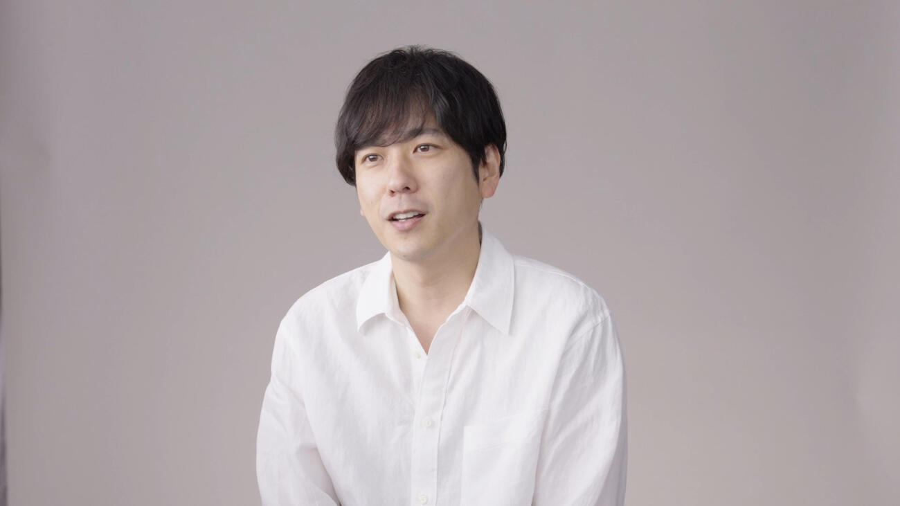 「野村の仲介プラス」アンバサダーに就き、インタビューにこたえる二宮和也