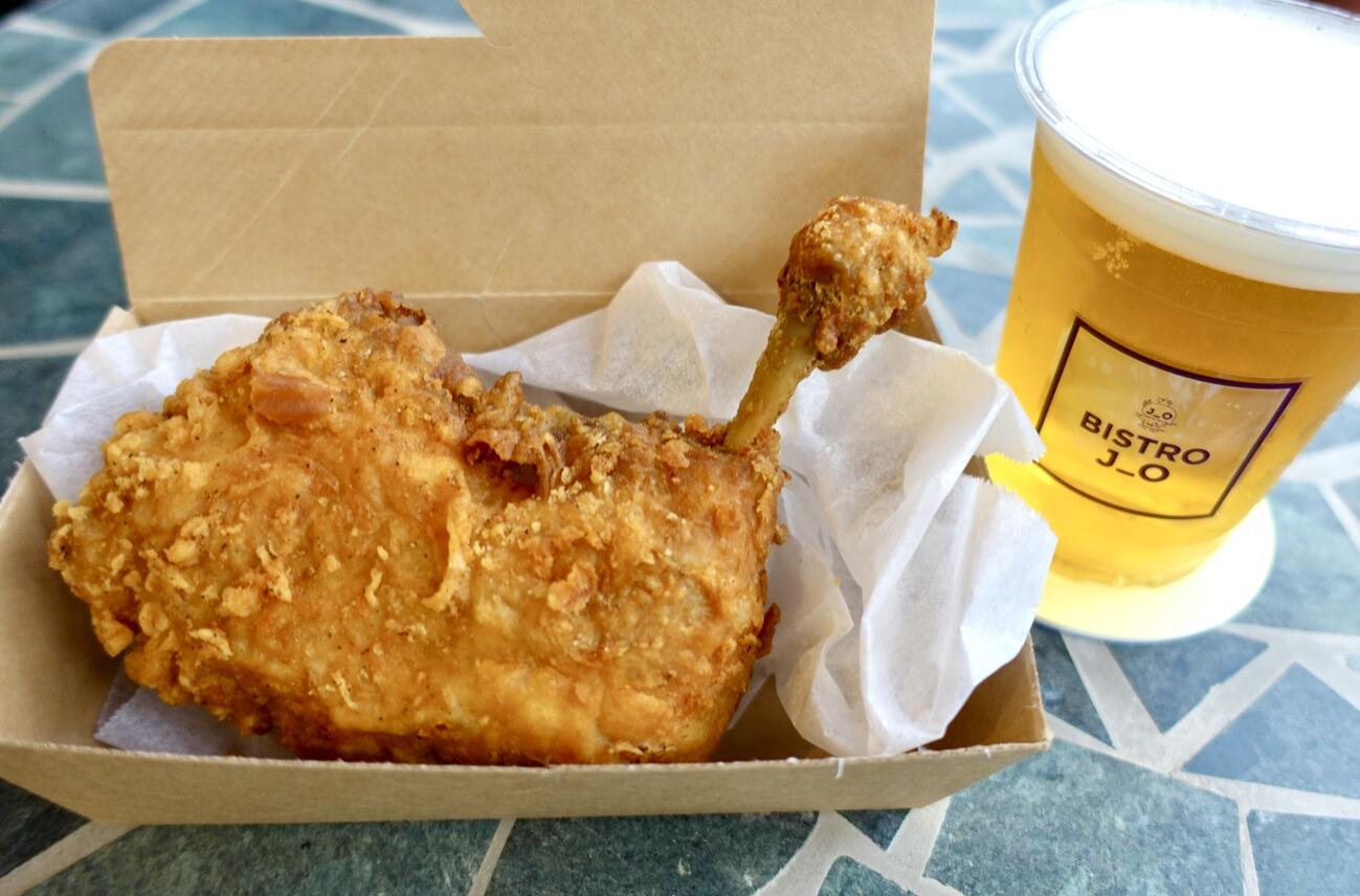 ビールに合う「骨付き鶏モモ肉のコンフィからあげ」