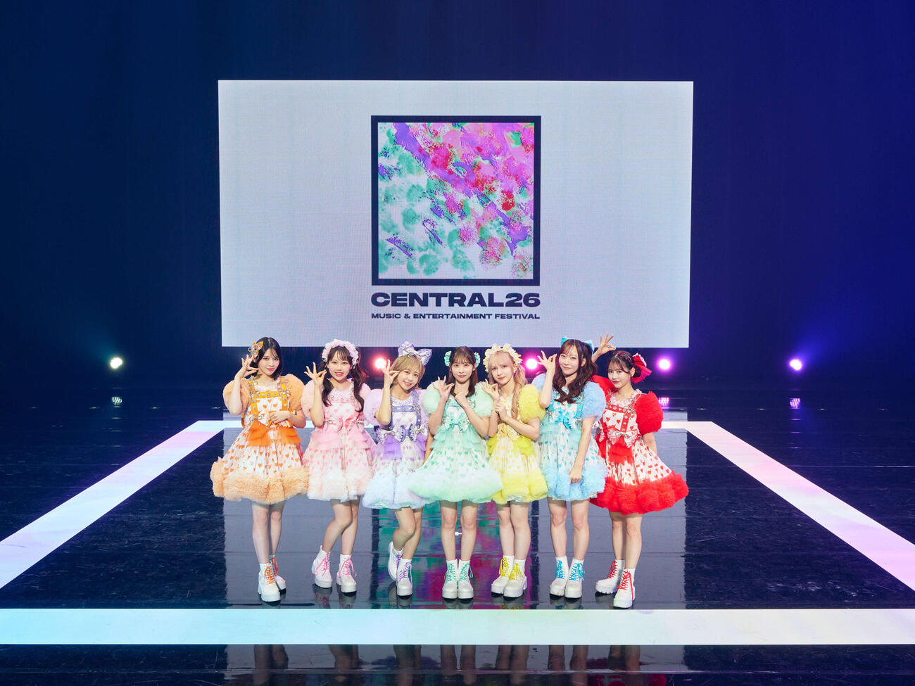 初日公演に出演したFRUITS ZIPPER（撮影：きるけ。／MMT）