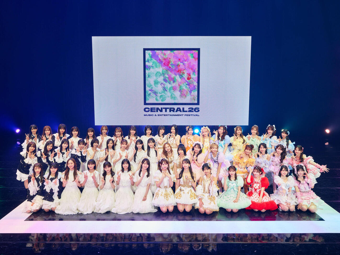 初日公演に出演した、＝LOVE、乃木坂46、FRUITS ZIPPER、モーニング娘。‘26（撮影：きるけ。／MMT）