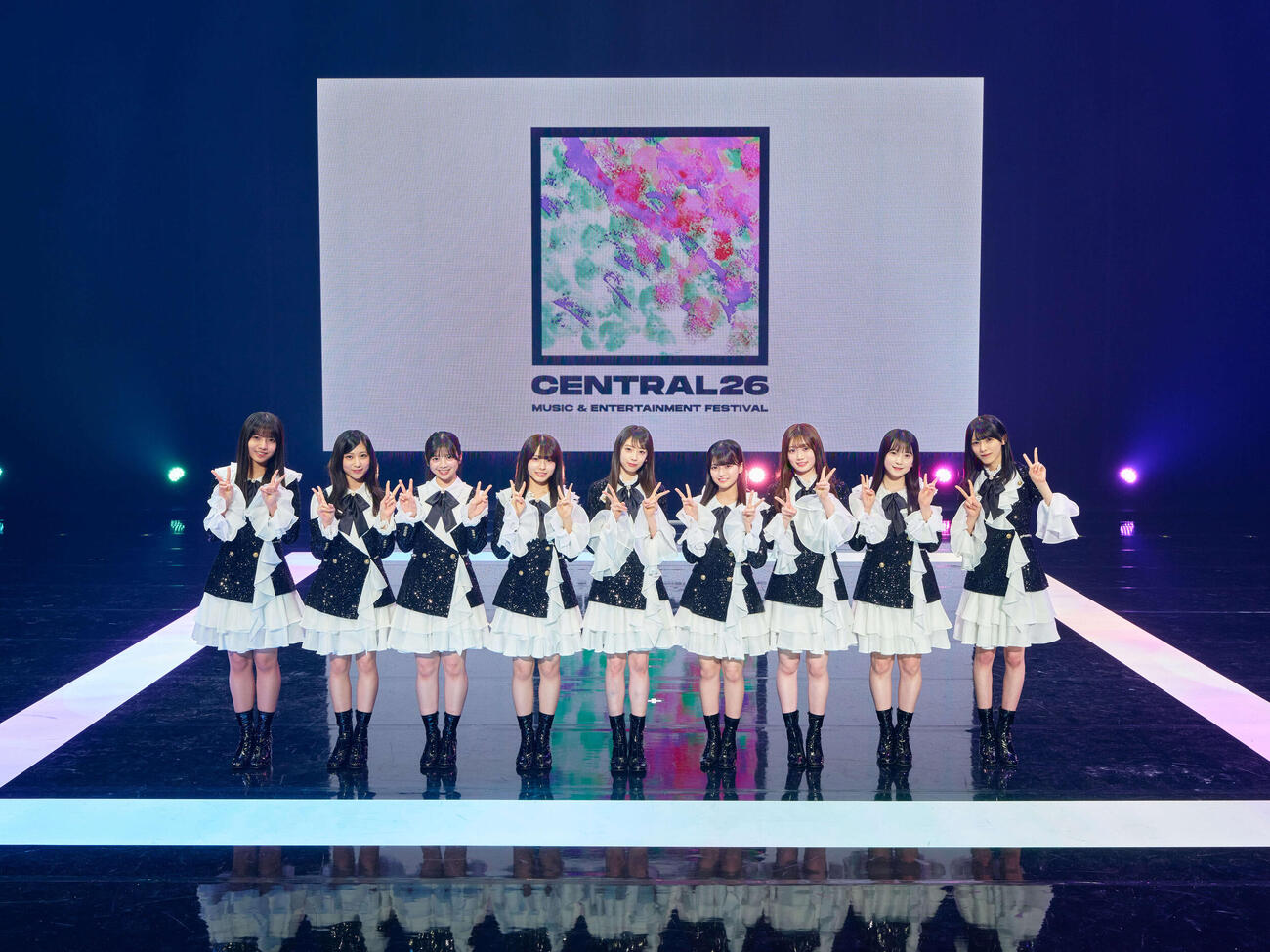初日公演に出演した乃木坂46の6期生（撮影：きるけ。／MMT）