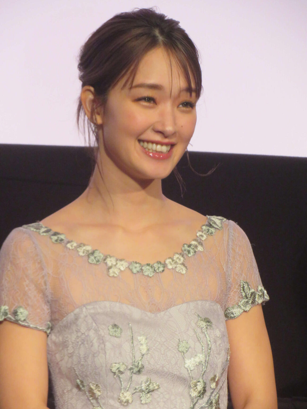 映画「お終活3　幸春！　人生メモリーズ」完成披露舞台あいさつに出席した剛力彩芽（撮影・川田和博）