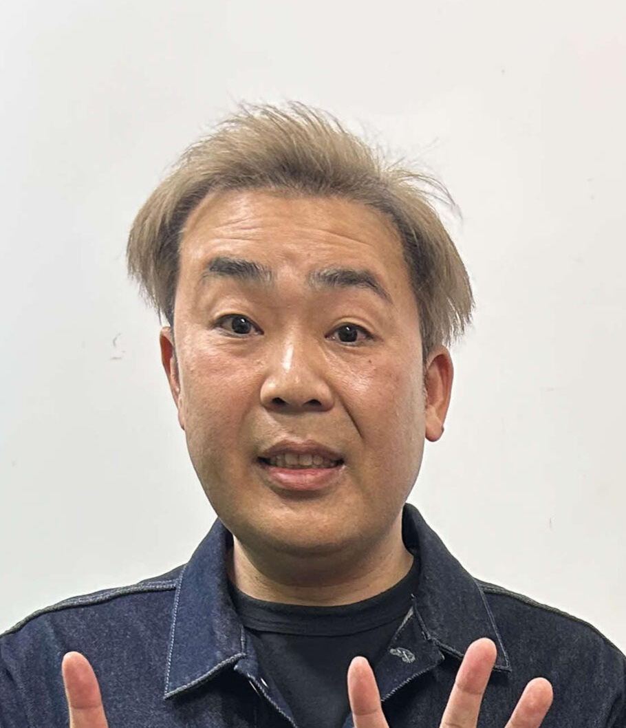 フットボールアワーの岩尾望（2025年撮影）