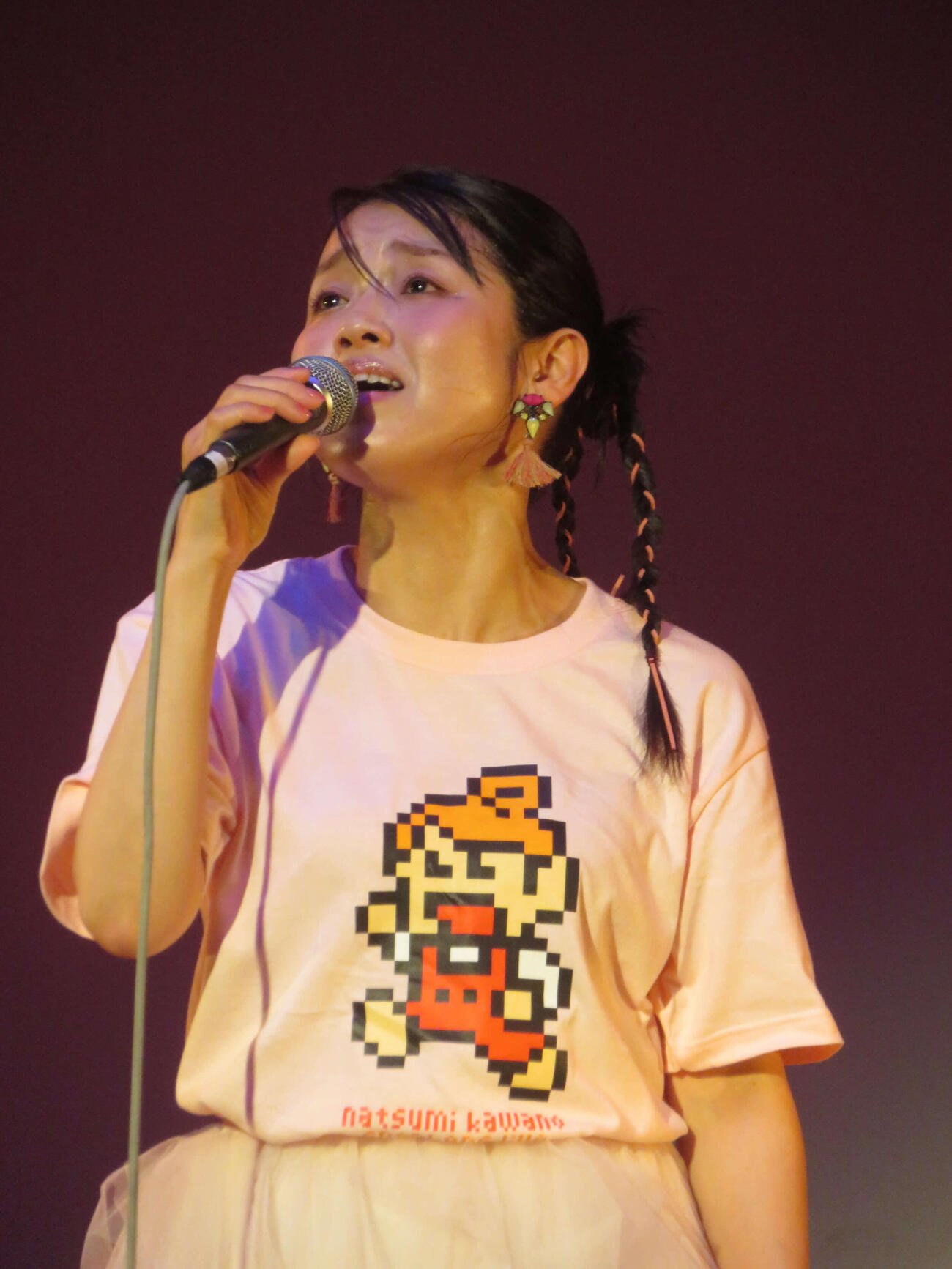 「スニーカーライブin東京」で歌う川野夏美（撮影・川田和博）