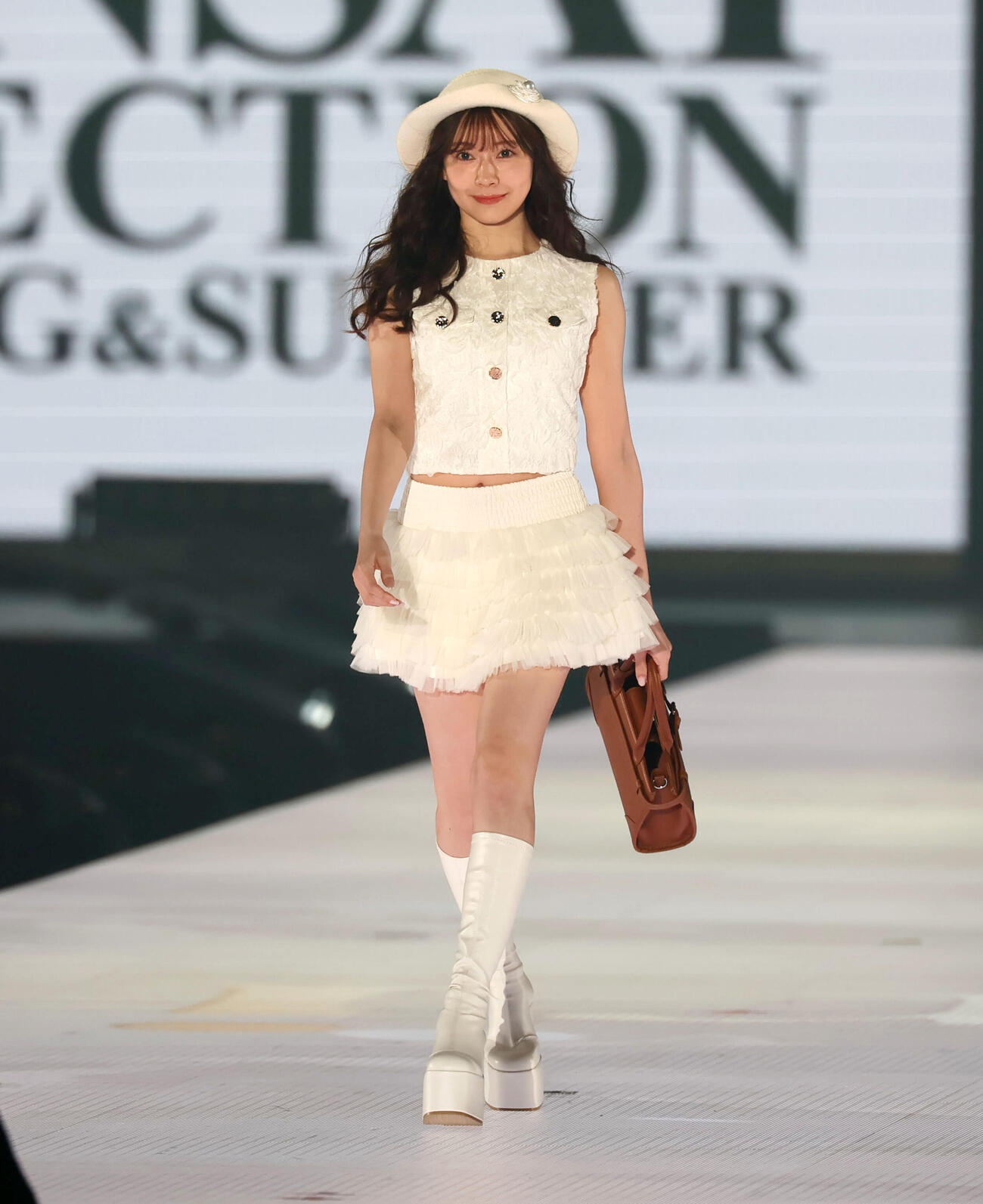カンサイコレクション2026 S／S　ランウェイを歩く渡辺美優紀（撮影・加藤哉）