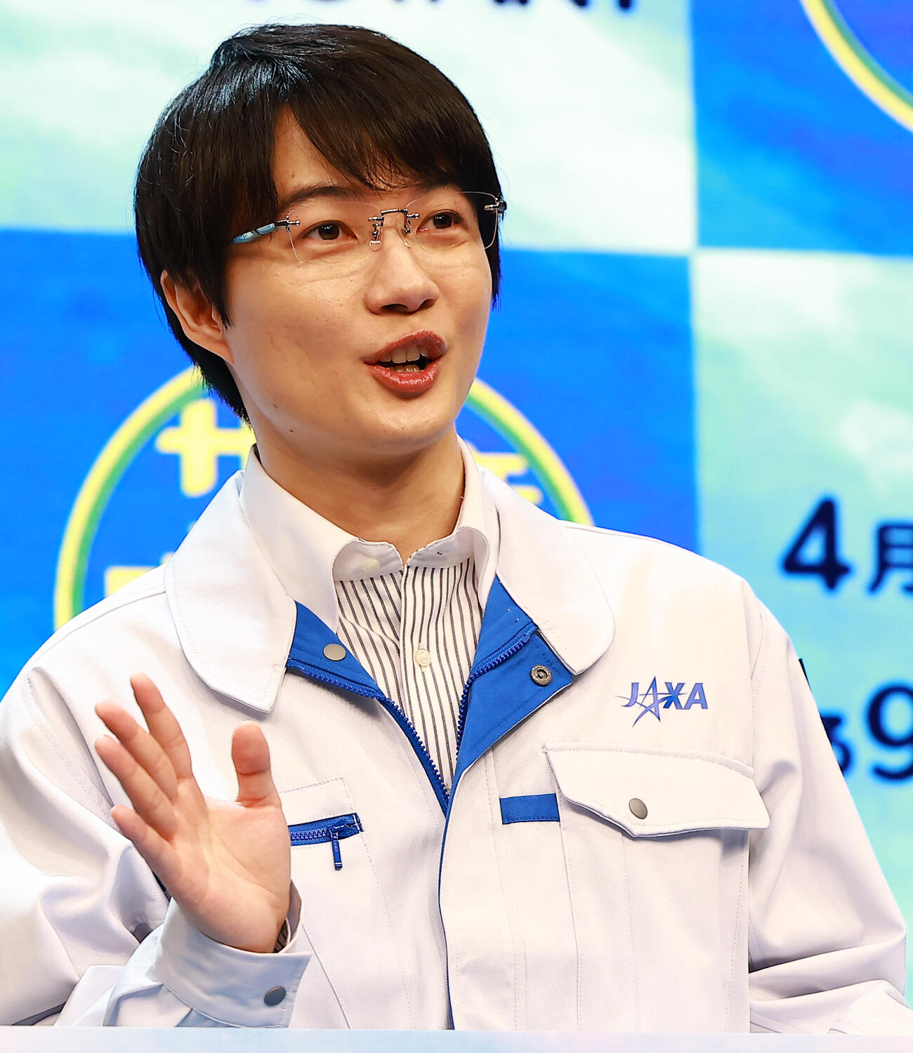 フジテレビのドラマ「サバ缶、宇宙へ行く」制作発表会見に登場した神木隆之介（撮影・野上伸悟）