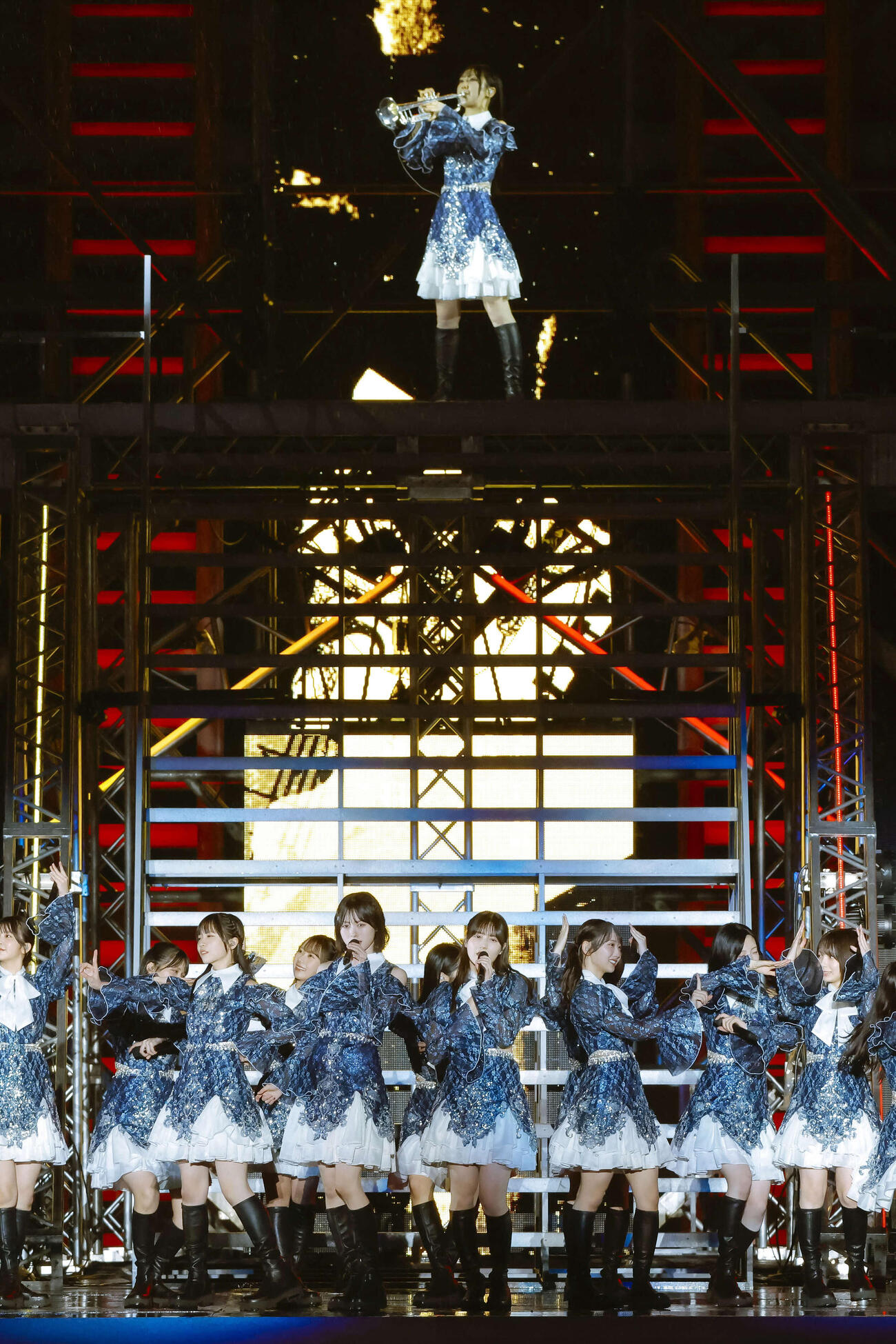 「7回目のひな誕祭」初日公演でパフォーマンスする日向坂46　（C）Seed＆FlowerLLC