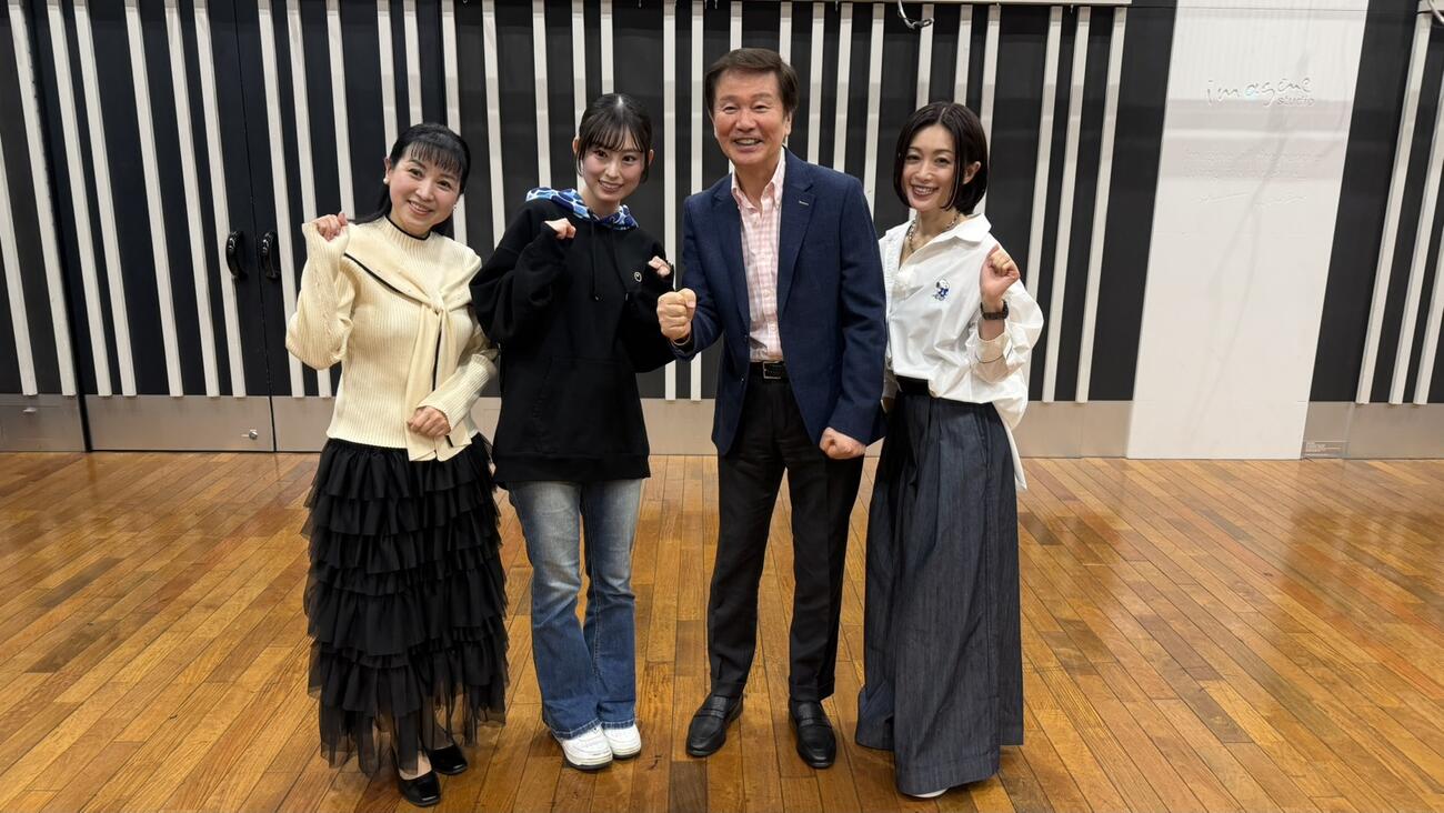 収録に参加した、左から西村知美、井本彩花、森田健作、酒井法子