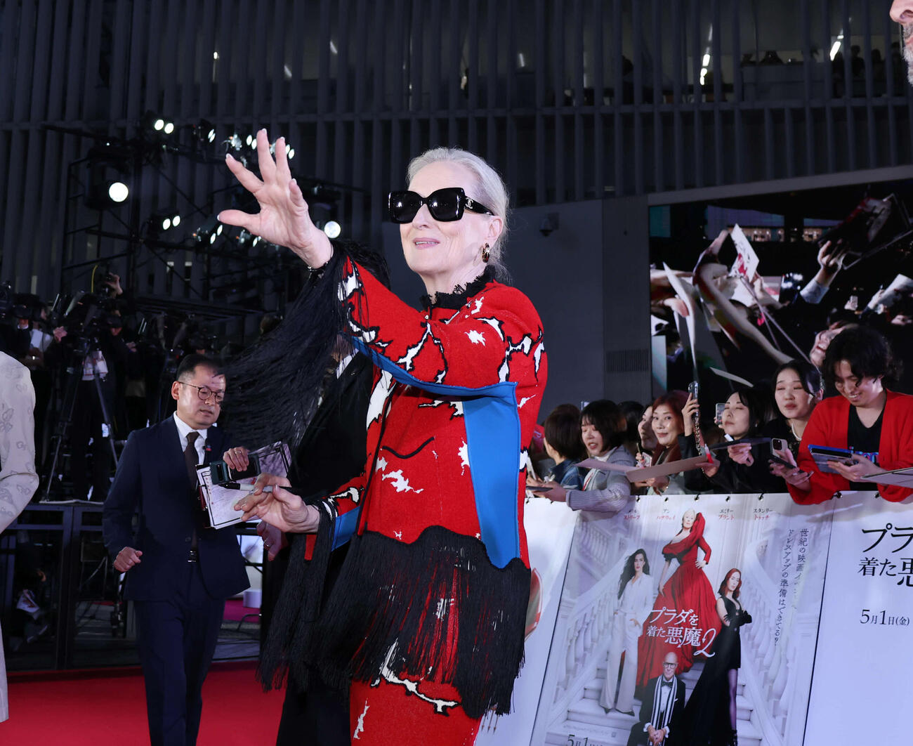 来日スペシャルイベントでに登場し手を振るメリル・ストリープ（撮影・増田悦実）