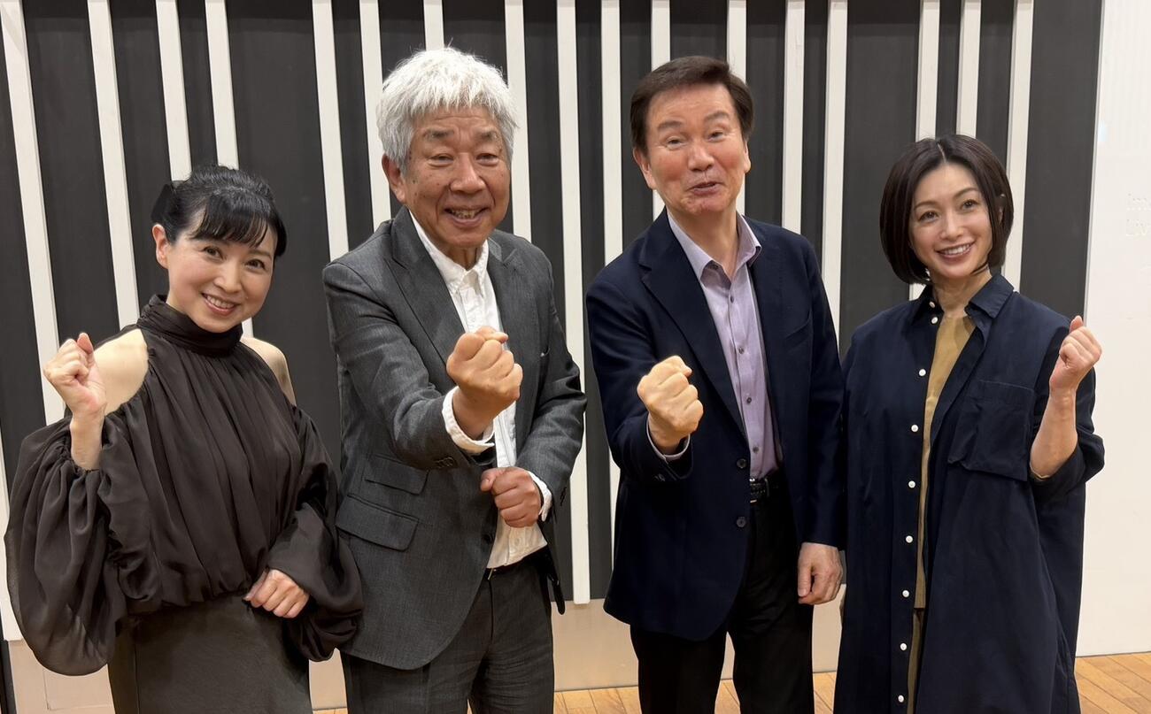 収録に参加した、左から西村知美、大﨑洋氏、森田健作、酒井法子