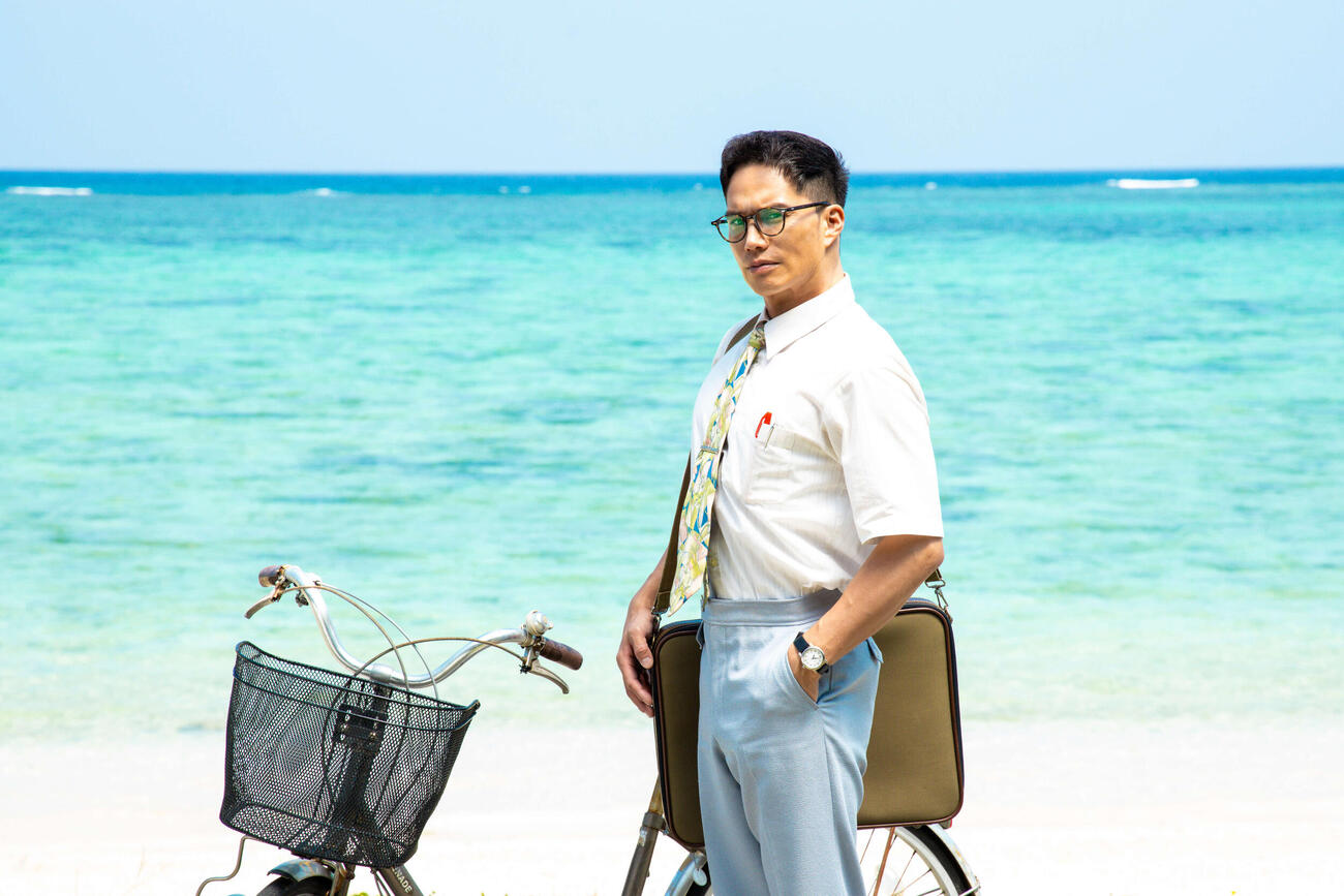 沖縄でドラマ「おいしい給食　season4」の撮影に挑む市原隼人（C）2026「おいしい給食」製作委員会