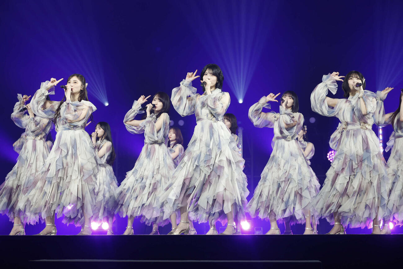 日大入学式にサプライズ登場した乃木坂46