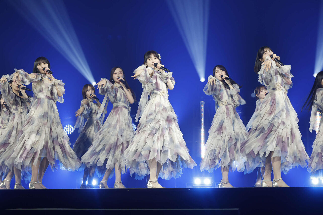 日大入学式にサプライズ登場した乃木坂46