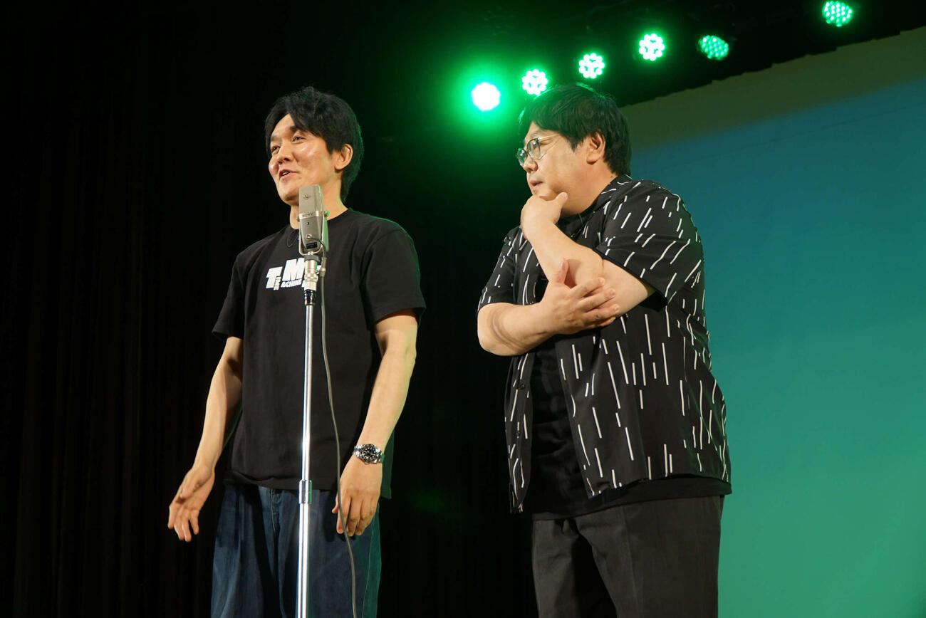 初のYouTubeイベント「ショクムーの集い」を行ったタイムマシーン3号の山本浩司（左）と関太