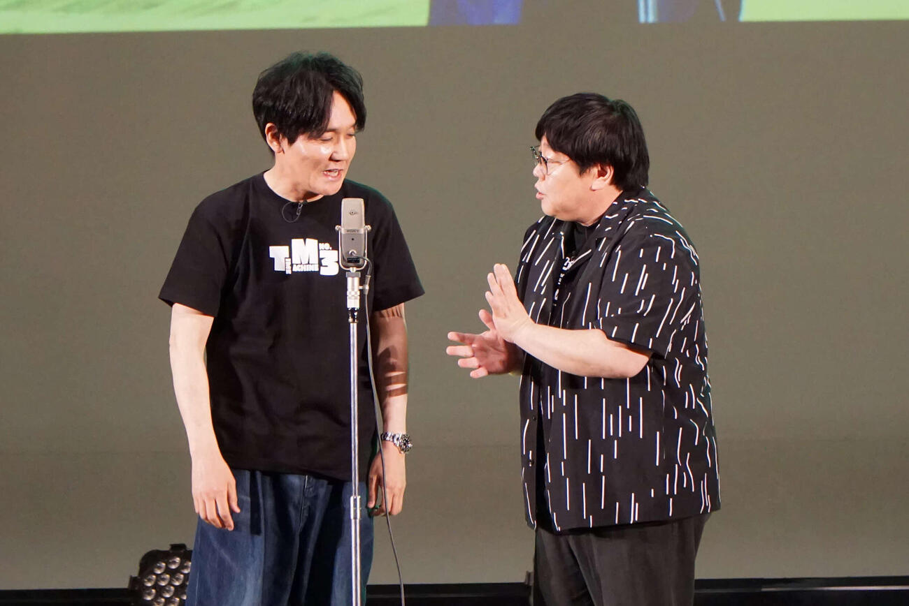 初のYouTubeイベント「ショクムーの集い」を行ったタイムマシーン3号の山本浩司（左）と関太