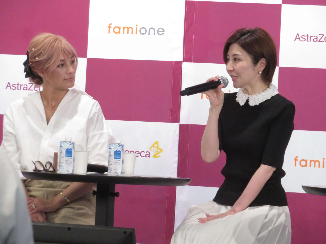 「アストラゼネカ株式会社×株式会社ファミワン共催　婦人科がん啓発セミナー」に登壇した梅宮アンナと西丸優子