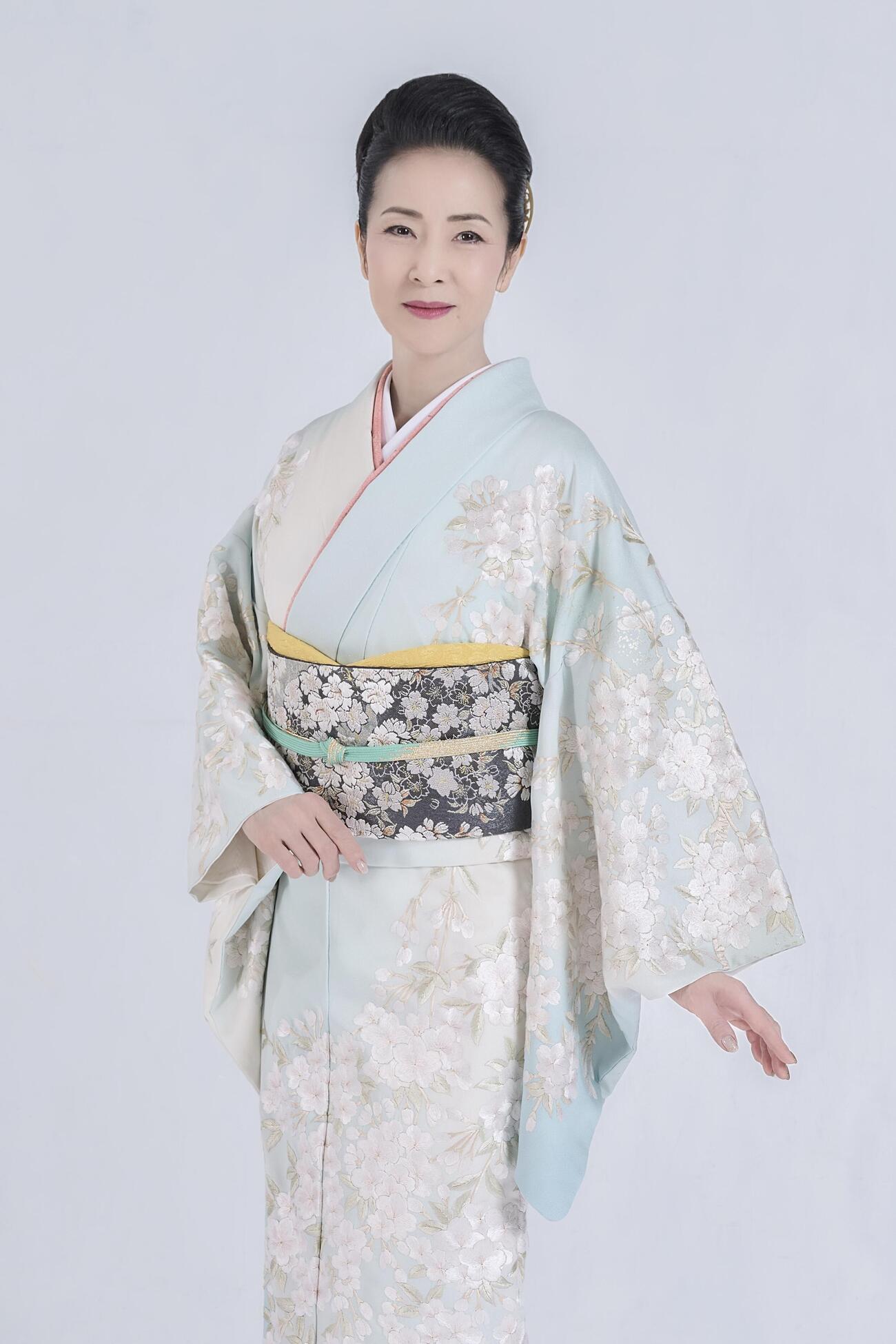 6月10日に40周年記念ベストアルバム「坂本冬美40thベスト～轍（わだち）～」を発売する坂本冬美