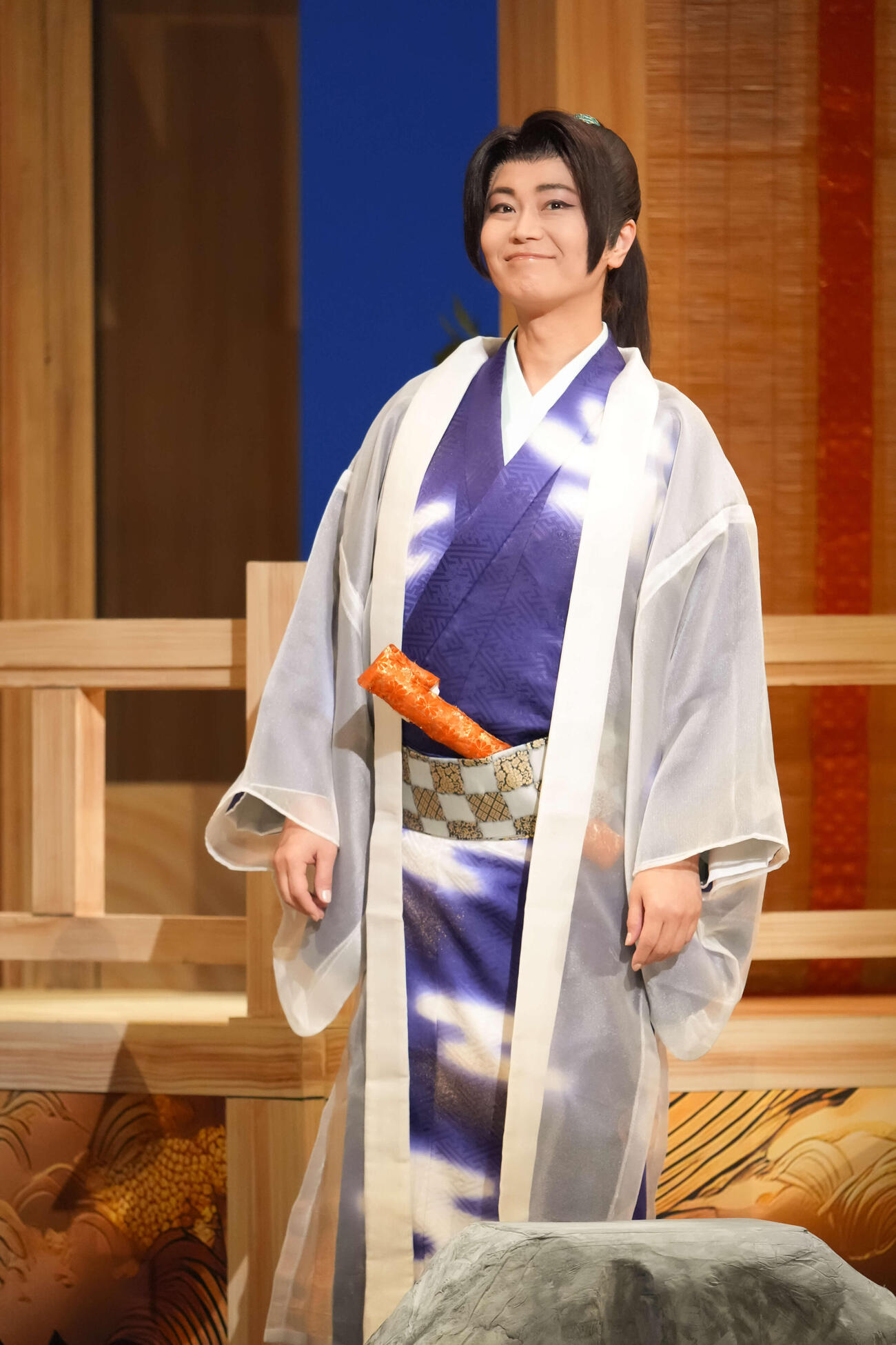 「氷川きよし特別公演」の大阪公演初日を迎えた氷川きよし（C）明治座公演より
