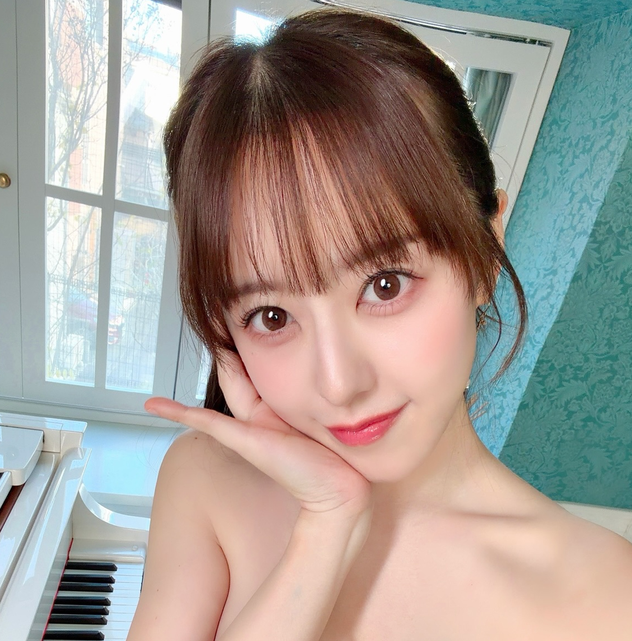 限界ギリギリショットを公開した音羽美奈（音羽美奈のインスタグラムから）