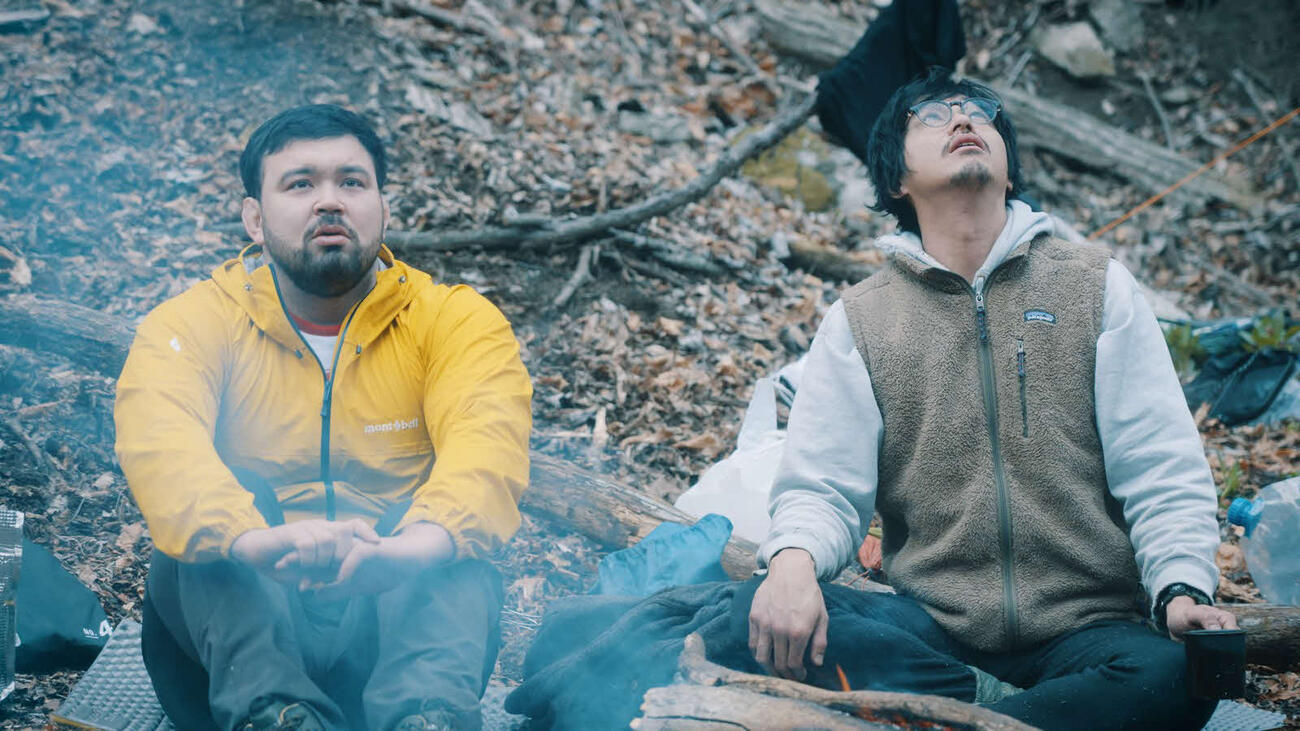 東出昌大（右）と1泊2日の野営生活を行ったウルフ・アロン（C）ABCテレビ