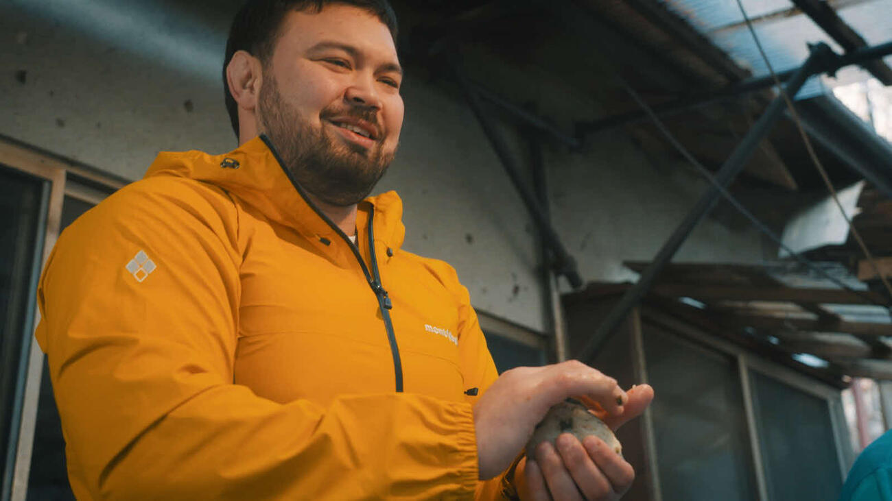 東出昌大と1泊2日の野営生活を行ったウルフ・アロン（C）ABCテレビ