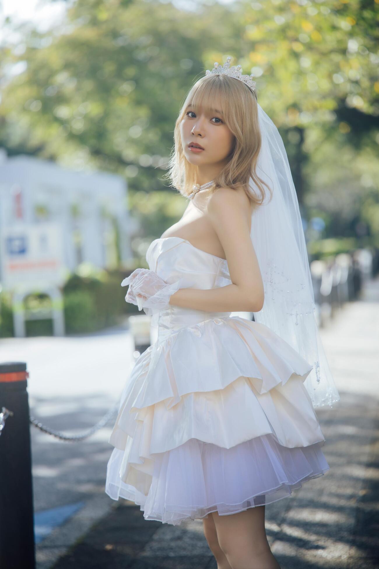 奥ゆいの写真集「ゆいゆい」から（（C）KADOKAWA／横山マサト提供）