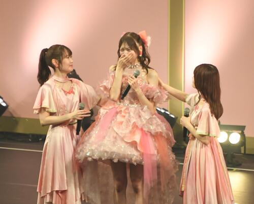 NGT48藤崎未夢 卒業セレモニーでピンクのドレス姿「最高の推しメンに