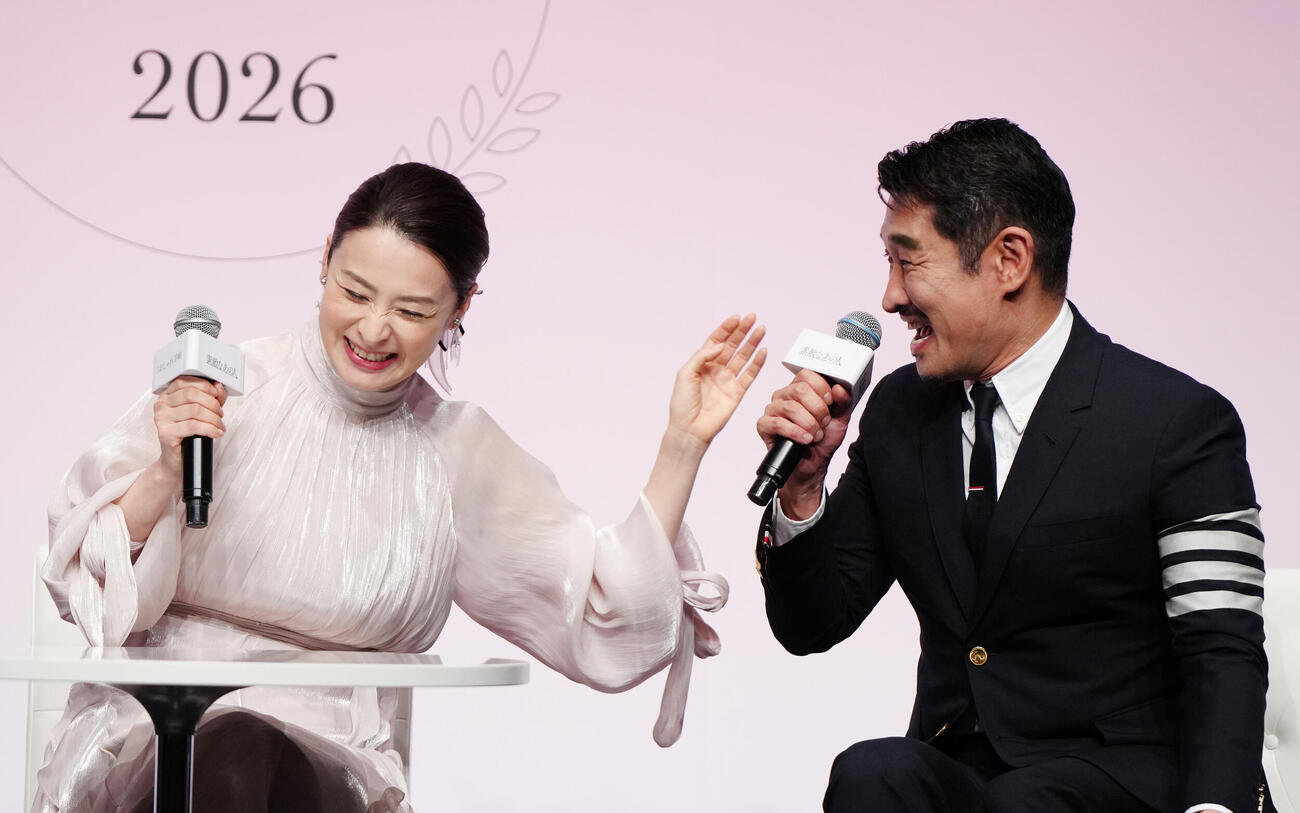 「素敵な大人のごきげんフェス2026」に登場した檀れい（左）と写真家の下村一喜さん（撮影・江口和貴）
