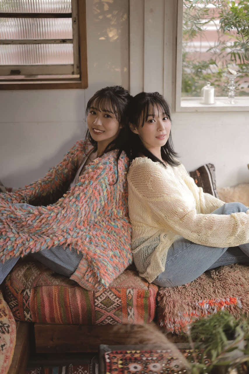 ムック本「FRIDAY GOLD 2026 Spring」の「あお・まお」コンビ収録カット　（C）講談社