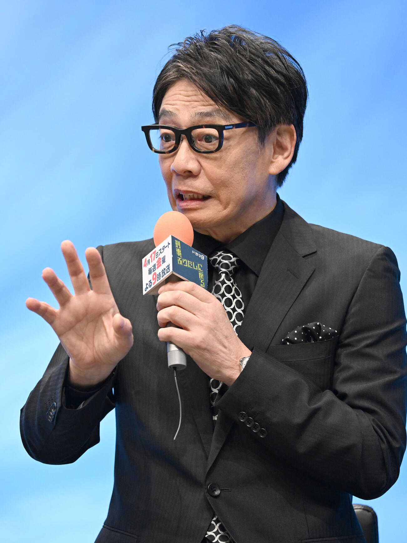テレビ東京系ドラマ「刑事、ふりだしに戻る」の番組発表記者会見で、撮影中のエピソードを話す生瀬勝久（撮影・千葉一成）