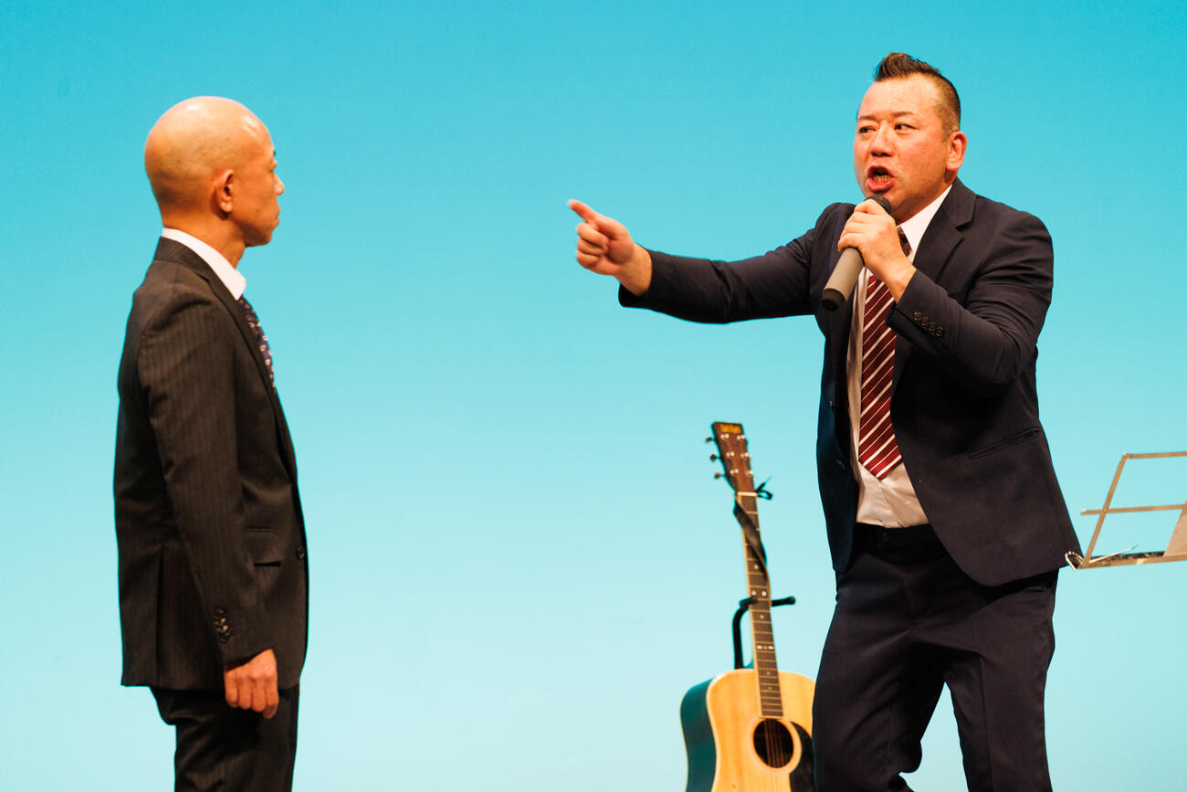 単独ライブ「暴音（ぼうおん）」を開催するバイきんぐの小峠英二（左）と西村瑞樹