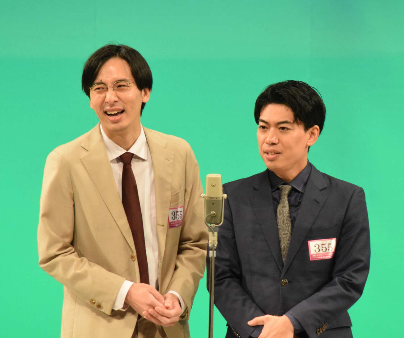 カベポスター永見大吾（左）と浜田順平（2024年撮影）