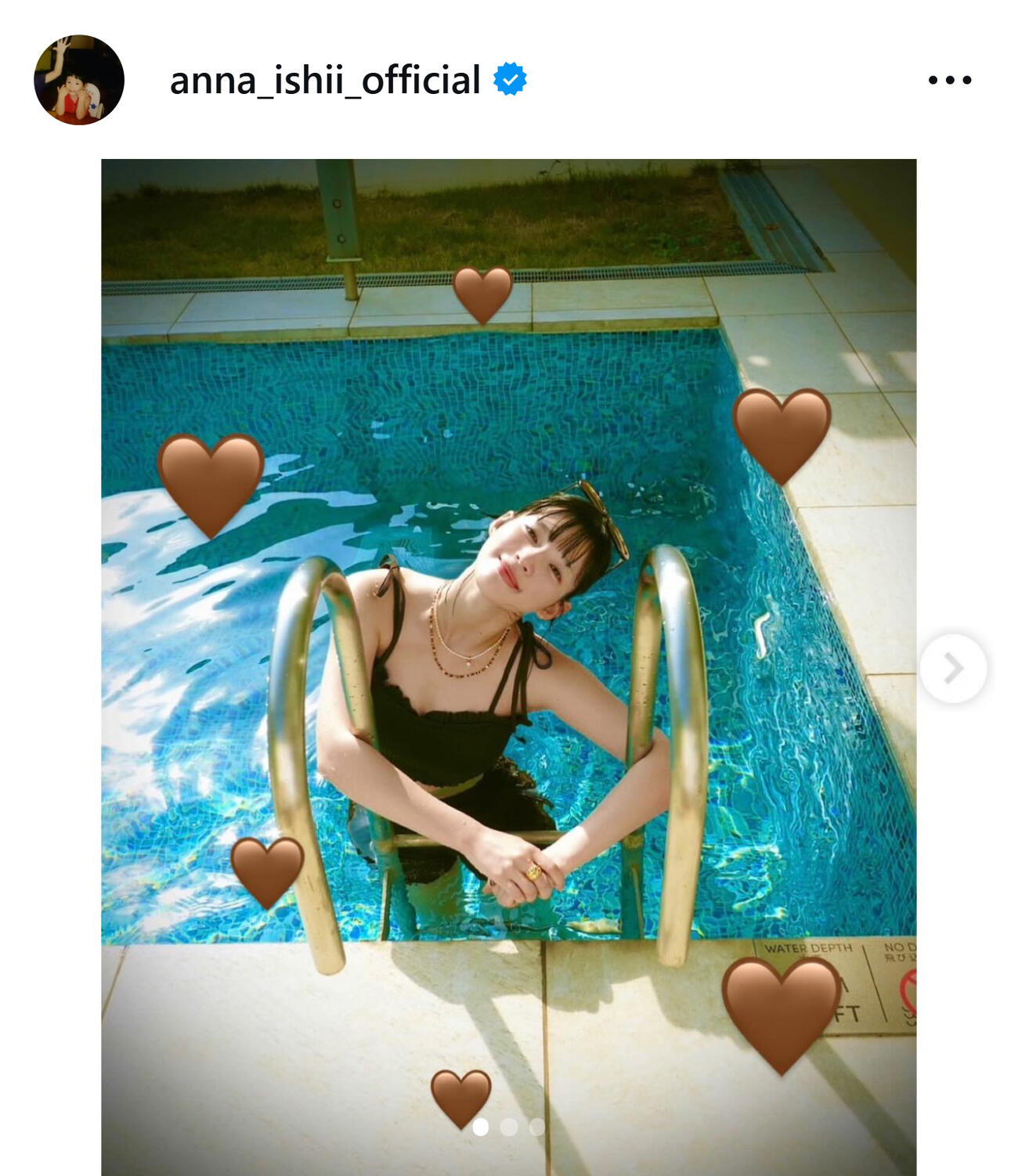 水着姿を披露した石井杏奈（石井杏奈のインスタグラムから）