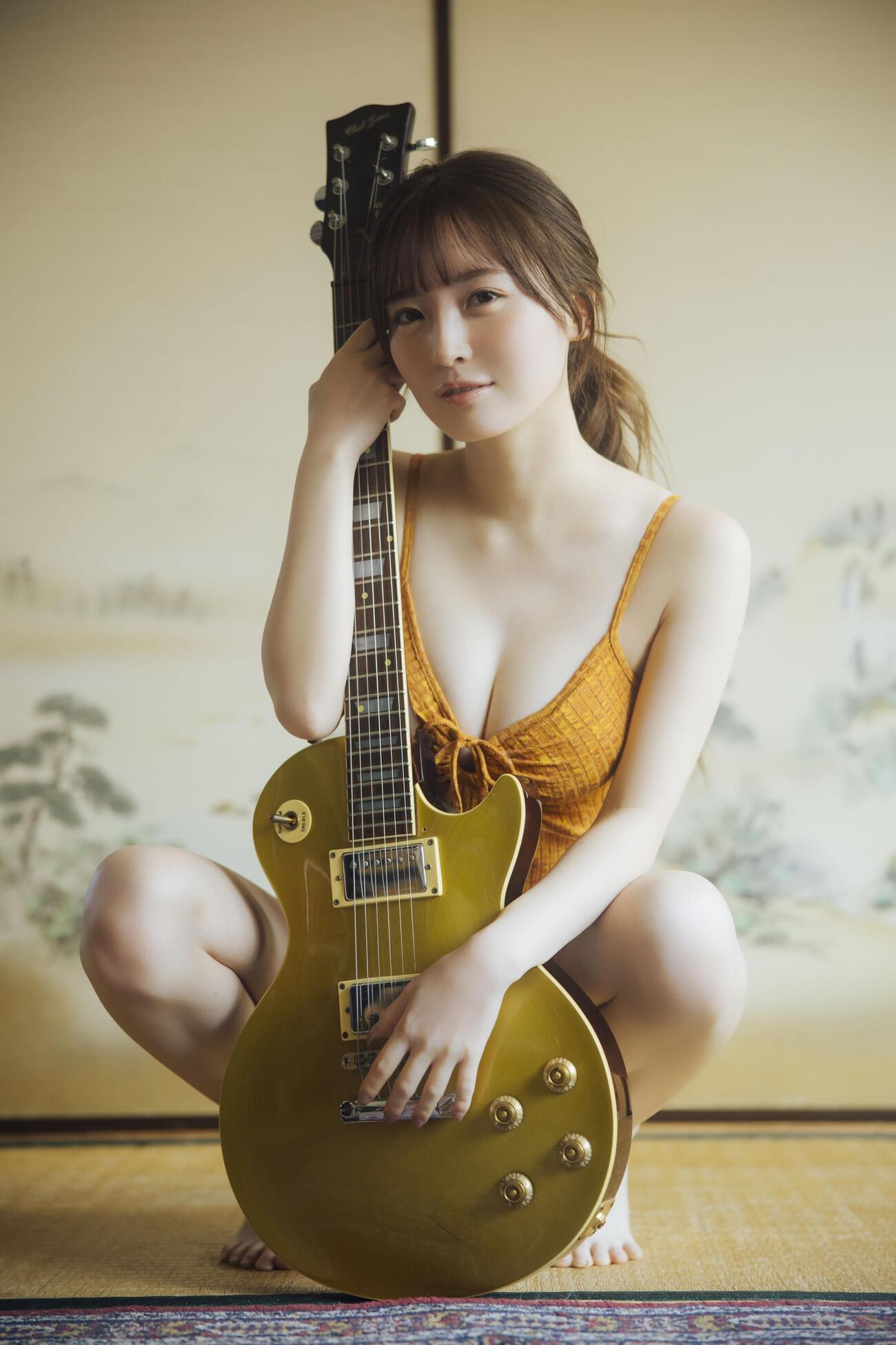 「DOLCE Vol.21」のグラビアに登場している由良ゆら　撮影／横山マサト（C）白夜書房