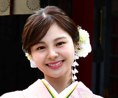 26歳元NGT女優の“一気に目が覚める”「過去イチ大人っぽい」透け姿は「神々しい」