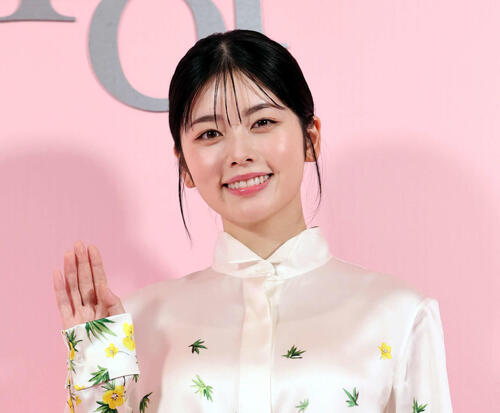 小芝風花、印象ガラリ！イメチェンに驚きの声「誰？」「見るたびにかわいい」